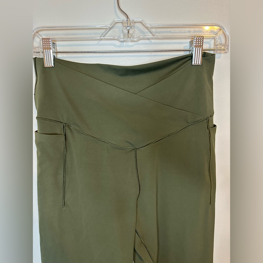 Offline by Aerie Real Me Xtra Crossover High Waisted 7/8 Legging Size XL